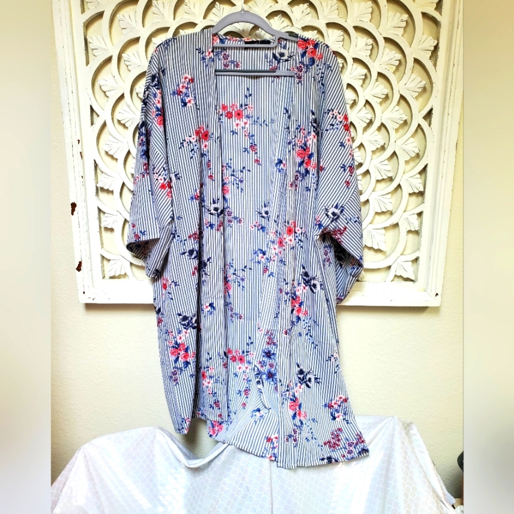 Pin Striped Floral Drapey Open Kimono By Weavers Size Medium